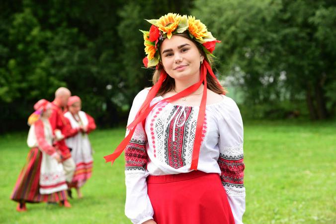 Более четверти опрошенных были уверены, что славянин — это то же, что и русский / Пелагия Замятина, «Вечерняя Москва»
