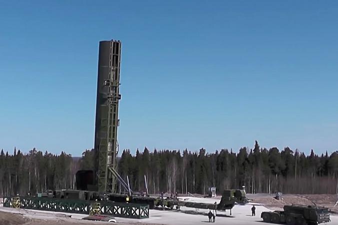 Российский ракетный комплекс наземного шахтного базирования РС-28 "Сармат" с тяжелой жидкостной межконтинентальной баллистической ракетой "Сармат", которая завершила бросковые испытания / ТАСС