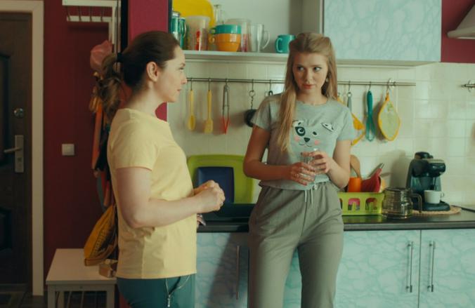 Персонаж Анастасии Уколовой будет давать главной героине сериала "СашаТаня" советы / Пресс-служба телеканала ТНТ
