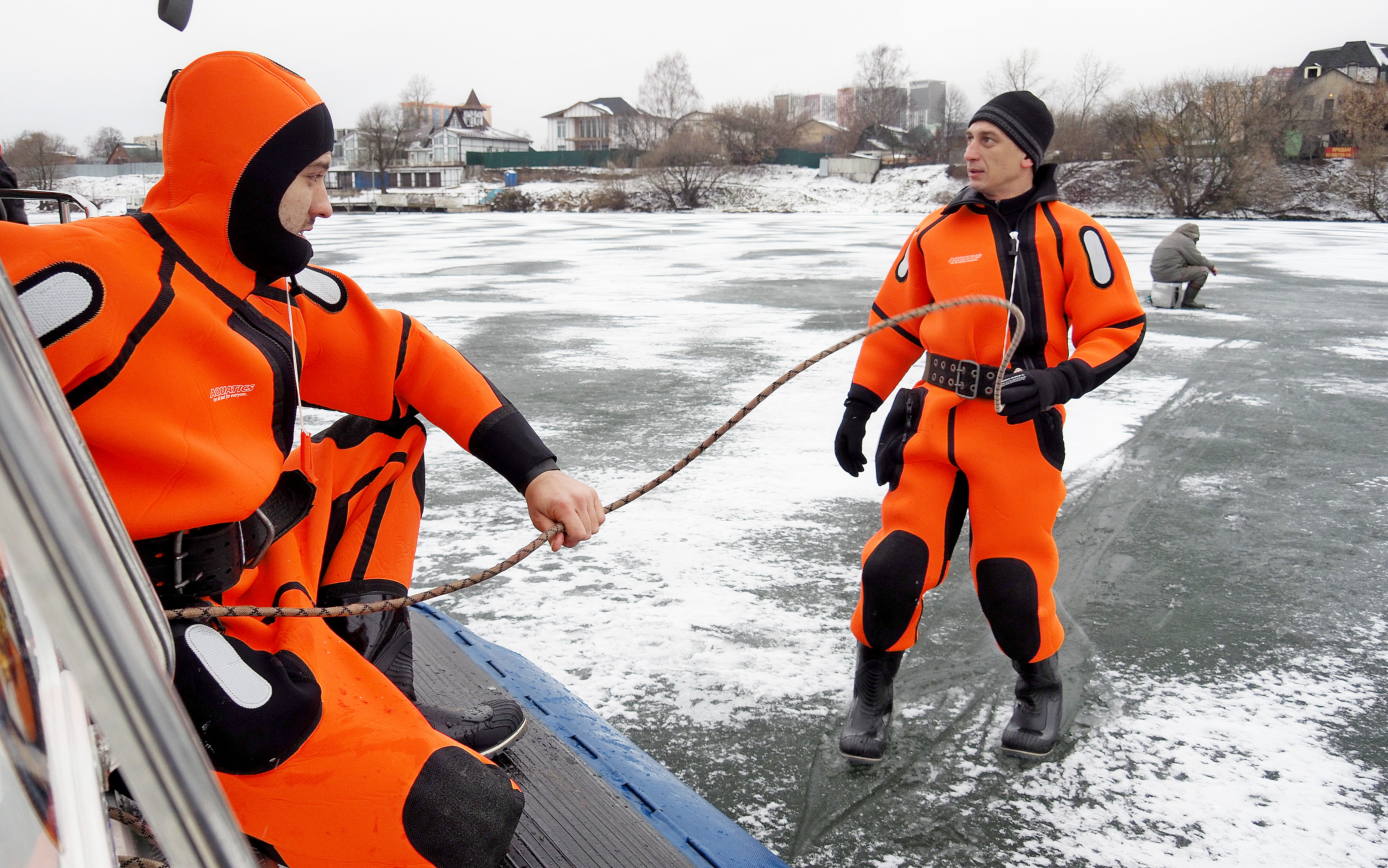 Спасатели рассказали, когда опасно выходить на лед 