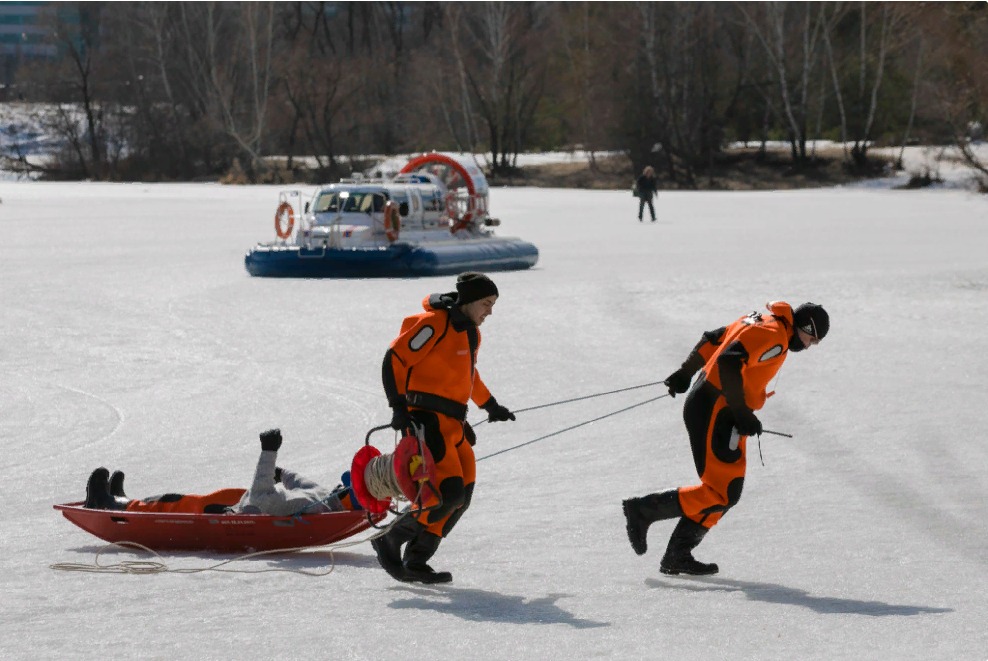 Спасатели перешли на усиленный режим работы на московских водоемах