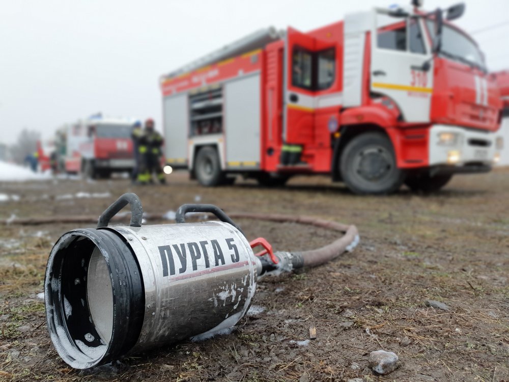 Открытое горение на территории завода в подмосковном Чехове ликвидировали