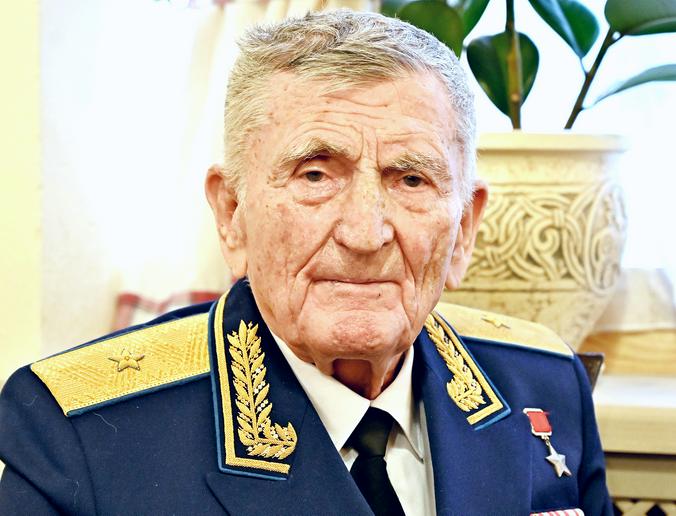Герой Советского Союза Сергей Крамаренко / Алексей Орлов, «Вечерняя Москва»