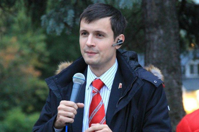 Слабость Павла Тарасова — гарнитура мобильного телефона, он всегда на связи / vk.com/tarasov_pm/ Официальный аккаунт Павла Тарасова в VK.com