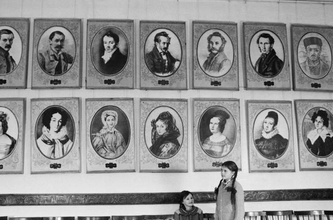 Портреты декабристов и последовавших за ними жен. Работа декабриста Н. Бестужева / Свердлов Леонид/Фотохроника ТАСС