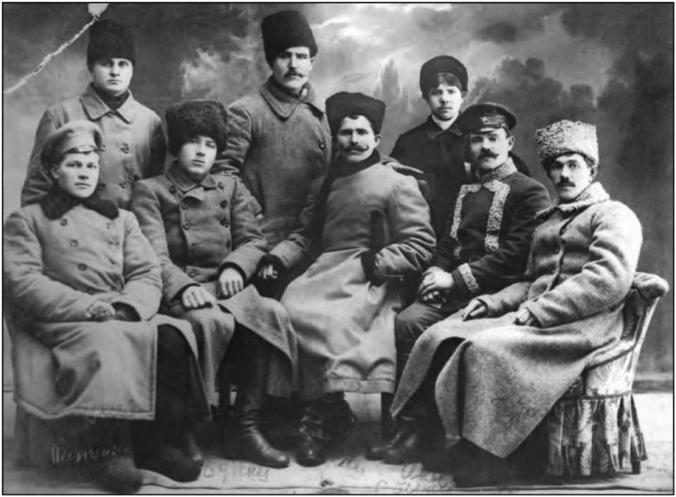 В. И. Чапаев в группе комсостава Красной гвардии / WIkipedia/Общественное достояние