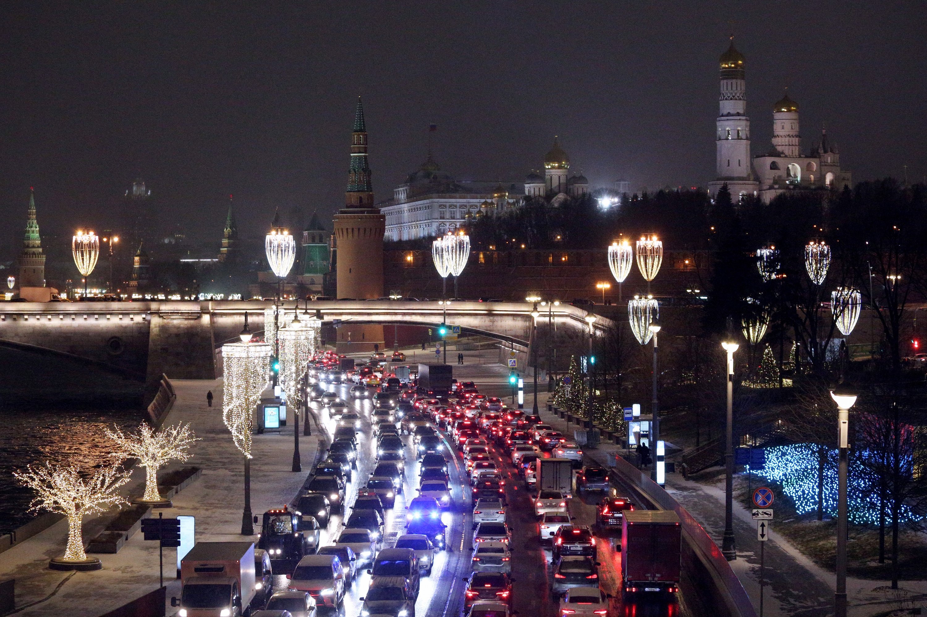 Когда будет вечер в москве. Москва ночью. Самые красивые места Москвы. Ночь в зимней Москве. Пробки в Москве вечером.