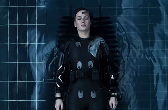 Ирина Старшенбаум сыграла главную женскую роль в фильме Федора Бондарчука «Вторжение» / Кадр из фильма «Вторжение»