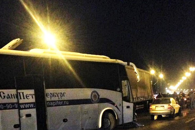 Видео с места аварии 14 автомобилей на Киевском шоссе появилось в Сети