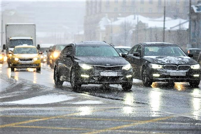 Московских водителей призвали к осторожности из-за непогоды