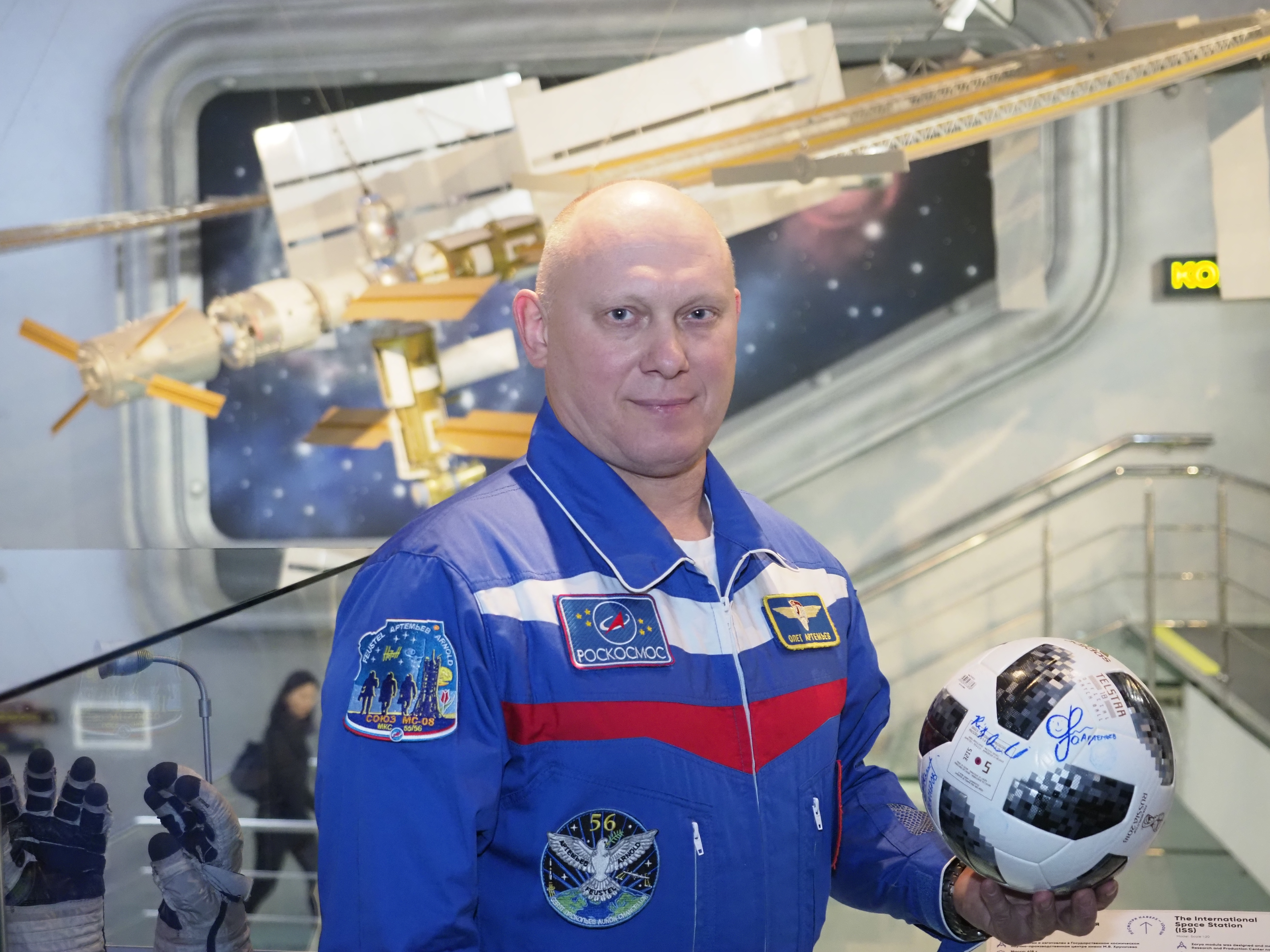 Депутат Мосгордумы подарил музею космонавтики снимки из своих полетов на МКС