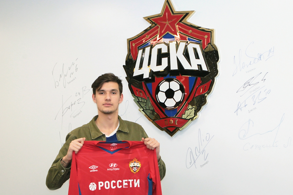 ЦСКА подписал контракт с 17-летним защитником Никитой Котиным