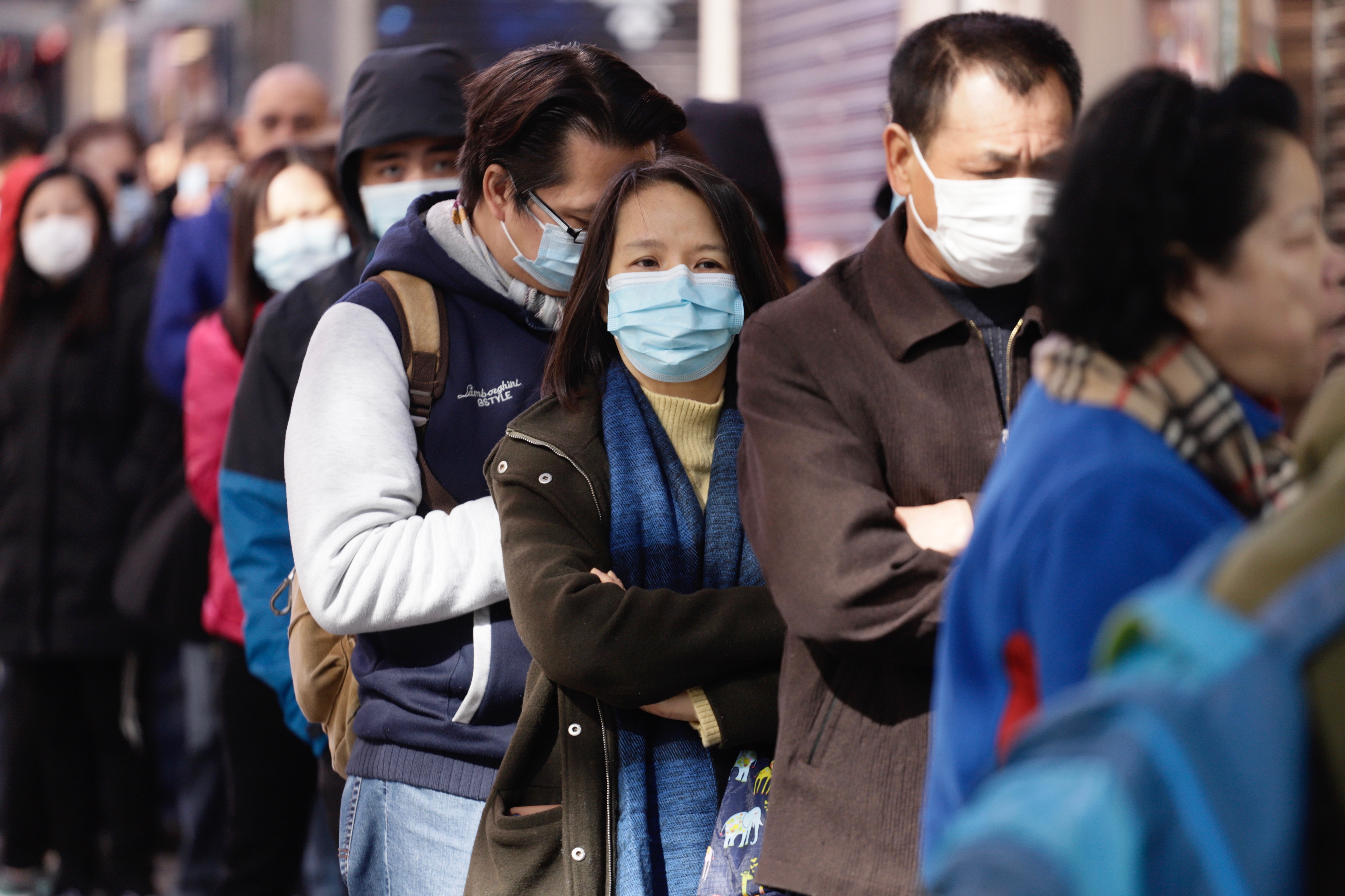 Китайское ТВ заявило о снижении смертности от коронавируса в стране