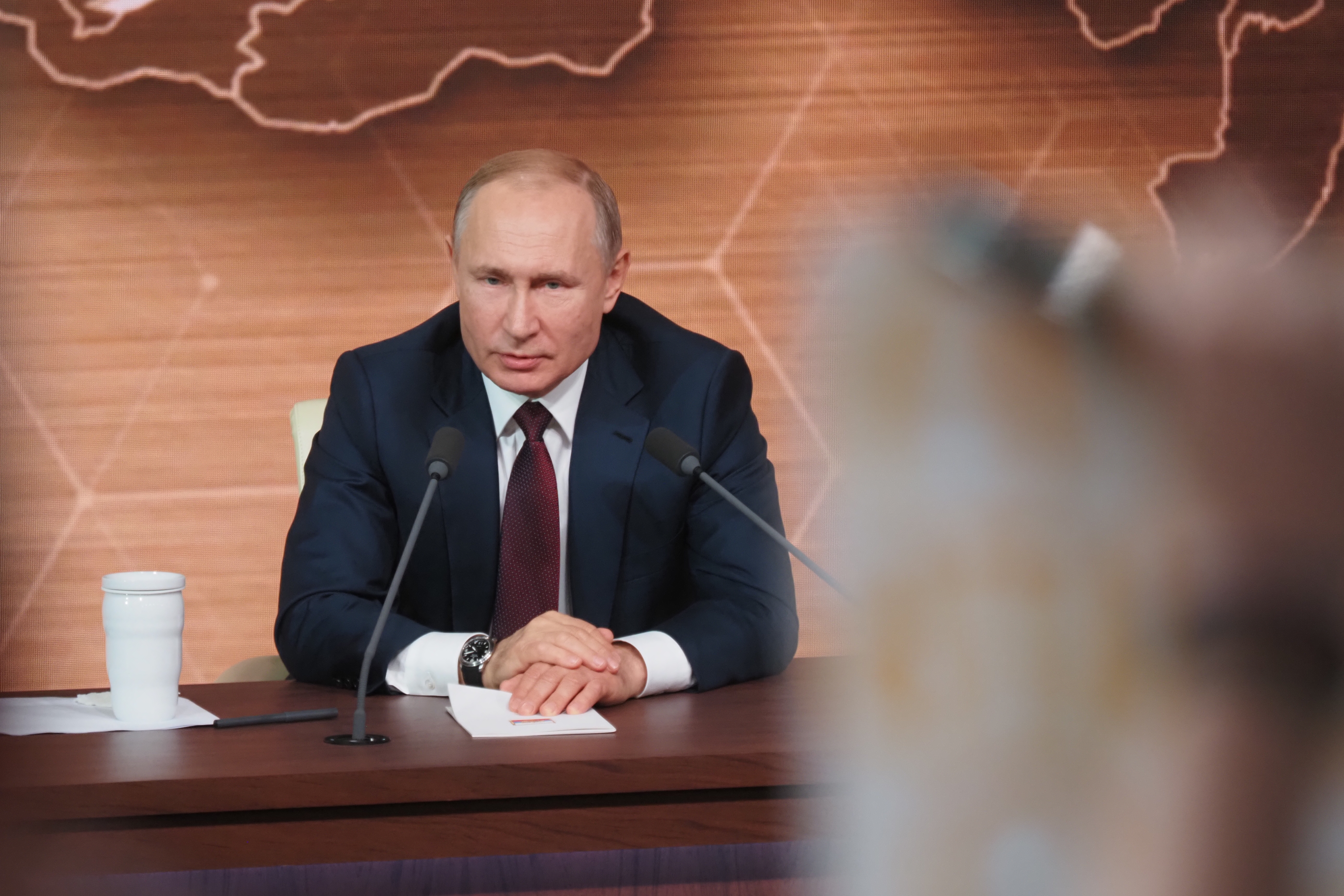 Путин поручил подготовить предложения по повышению доступности ипотеки