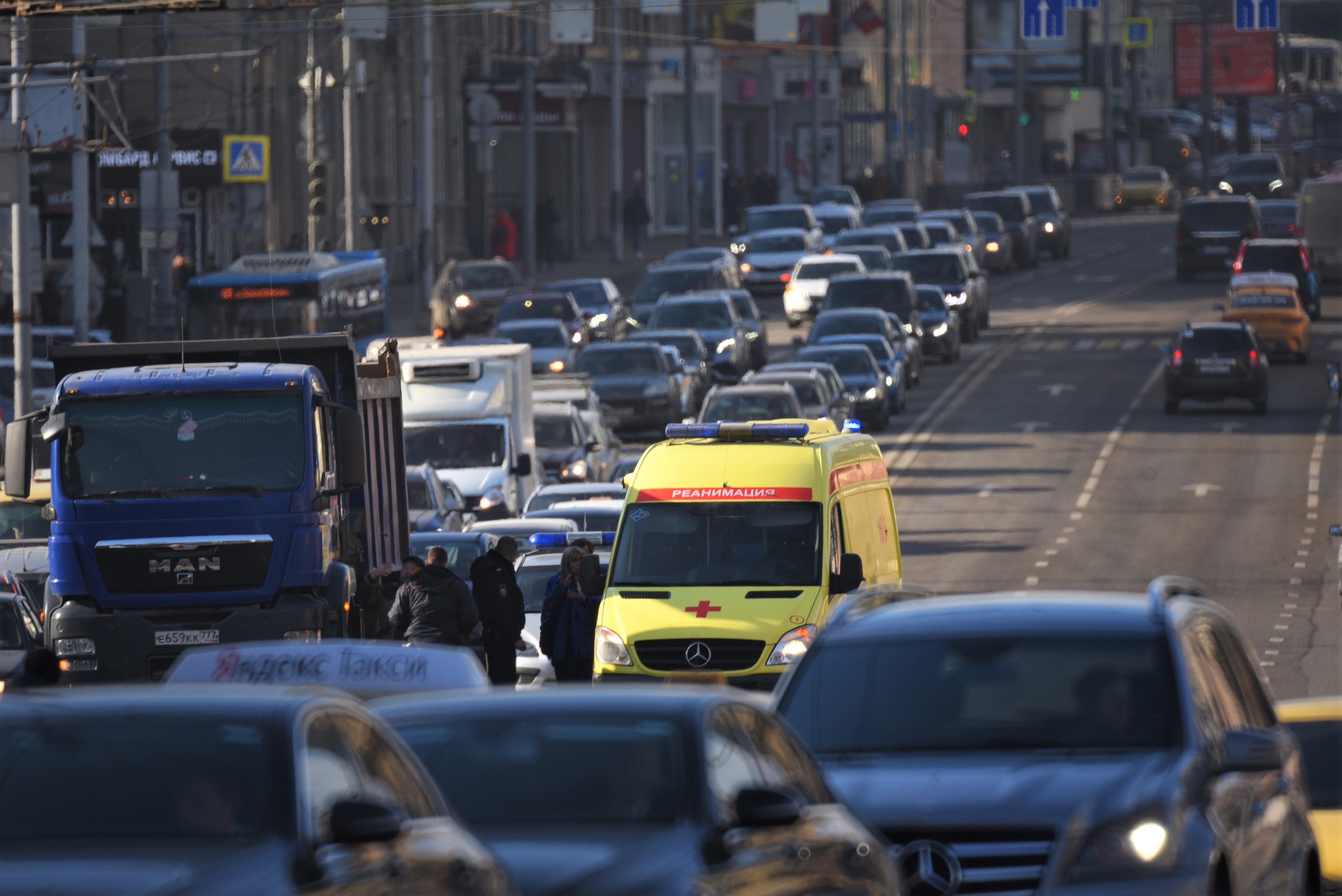 Девять человек пострадали в аварии с участием маршрутки в Подмосковье