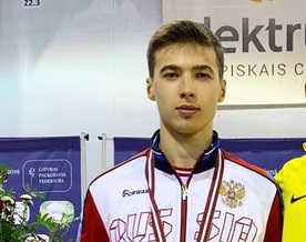 Российский шпажист Егор Ломага победил на чемпионате Европы среди юниоров