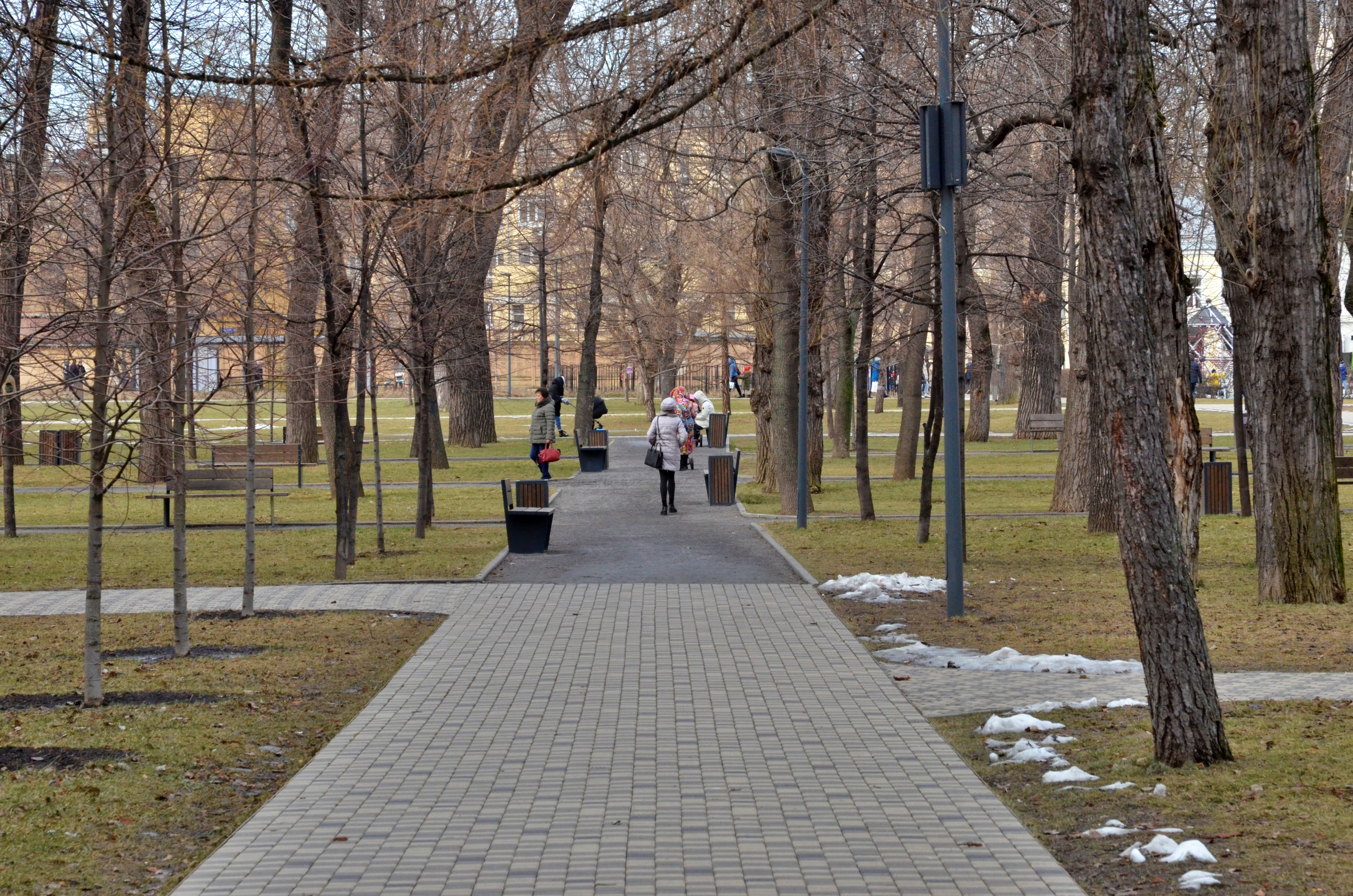 Посещение парков и зон отдыха запретили в Москве до 1 мая