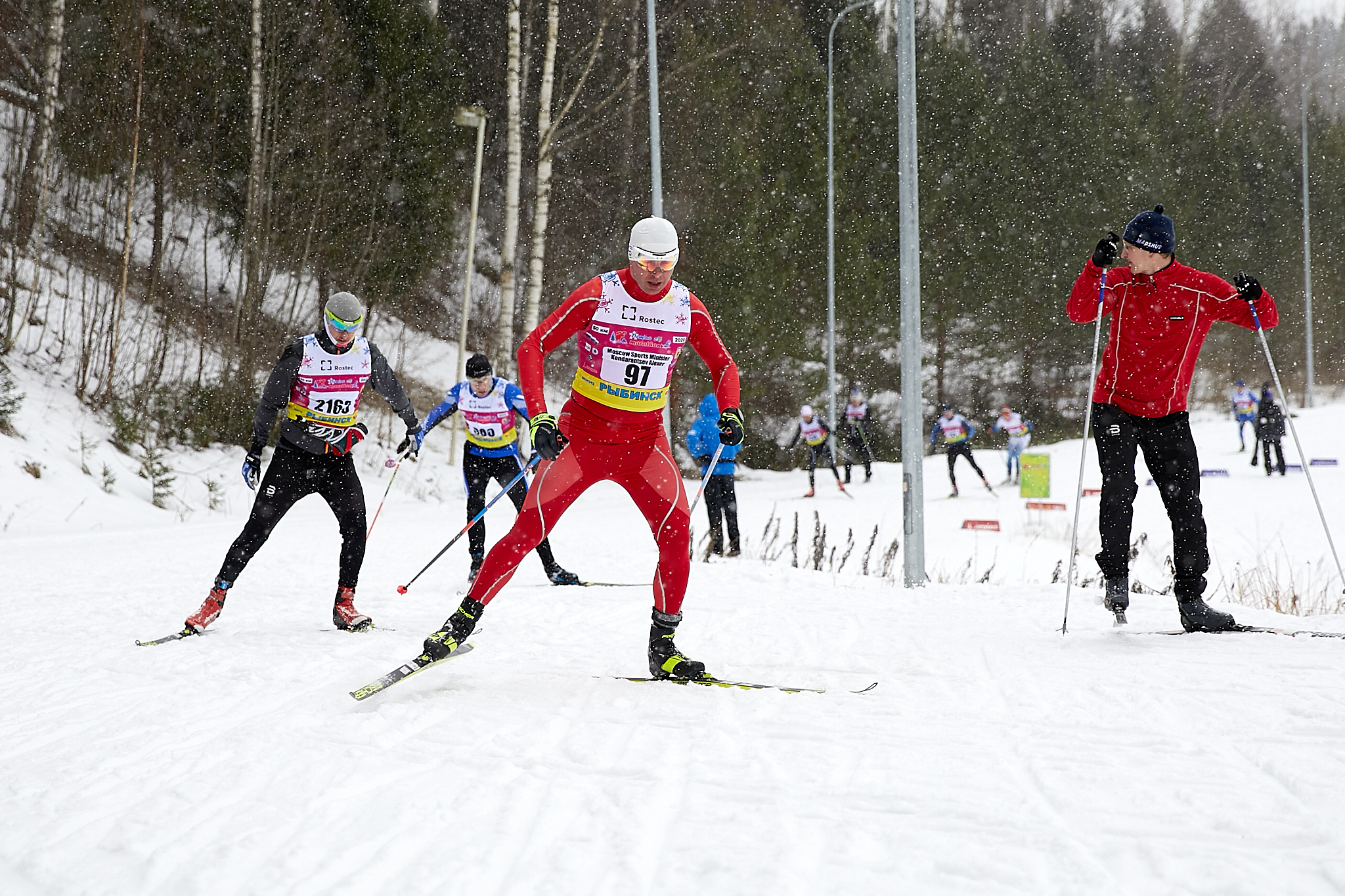 Глава Москомспорта Алексей Кондаранцев вышел на старт крупнейшего лыжного марафона России
