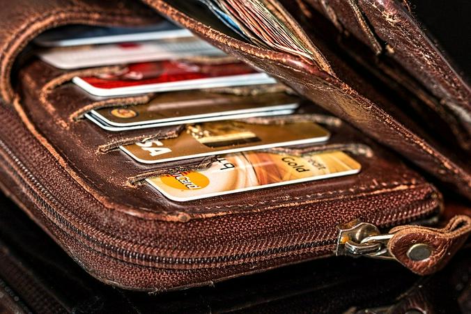 В некоторых случаях за автоплатежи банки могут брать комиссию, так что стоит заранее ознакомиться со всеми условиями оформления этой услуги / pixabay.com