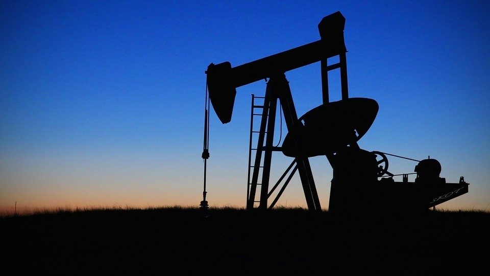 «США и Саудовская Аравия испуганы»: экономист Коренев о ситуации на рынке нефти