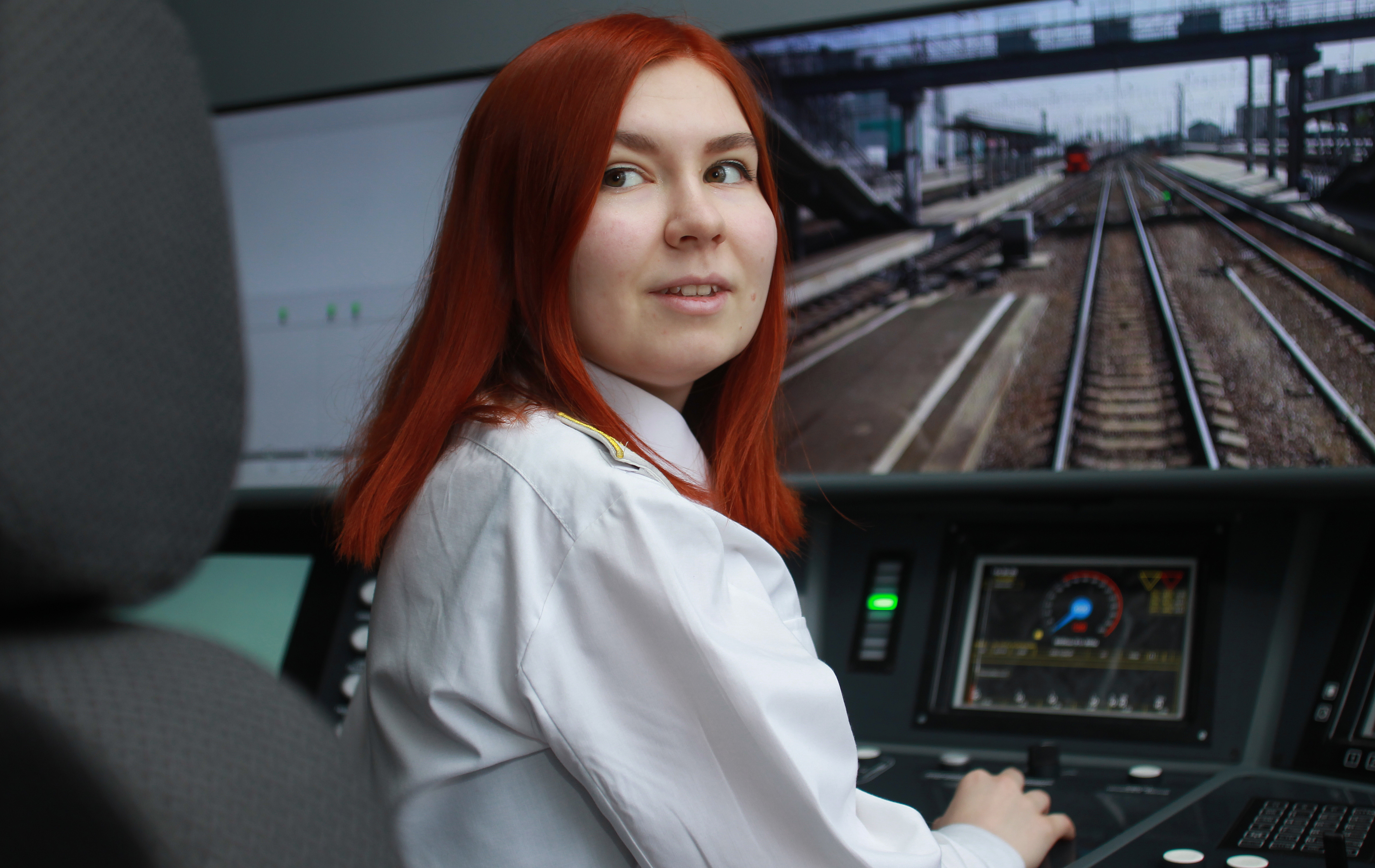 «ЭД2Т и ЭД4М»: первая девушка-машинист рассказала о любимых поездах