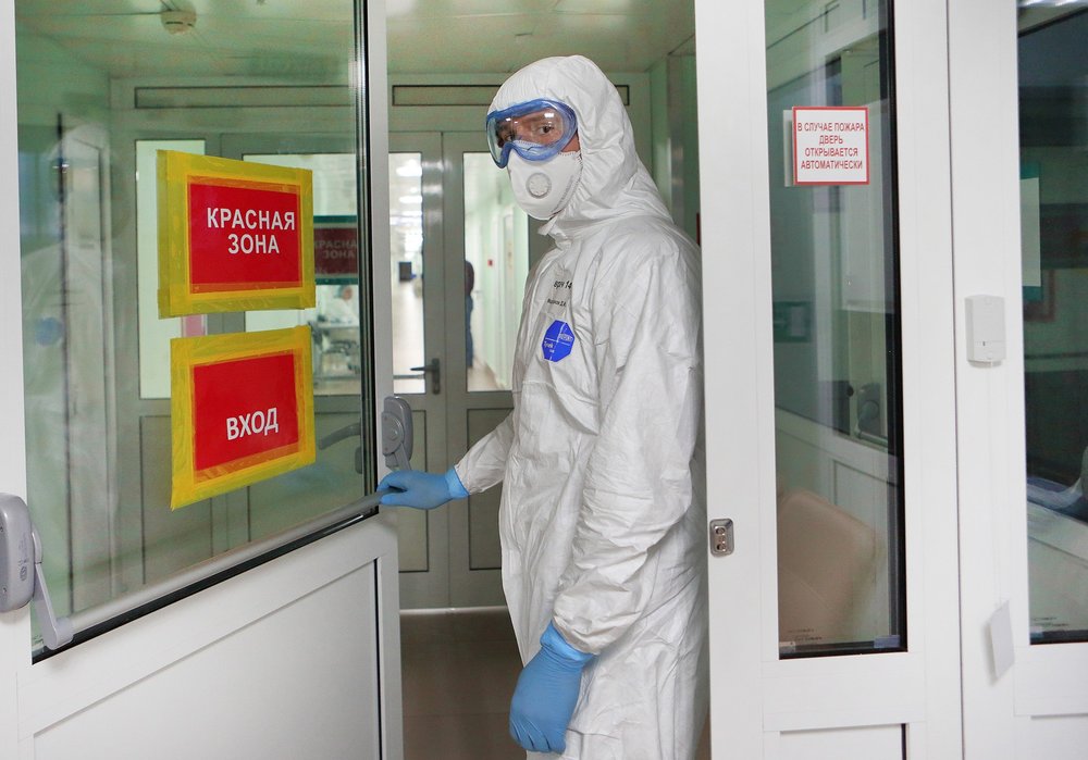 Перепланировку больниц для лечения пациентов с коронавирусом проводят в Москве