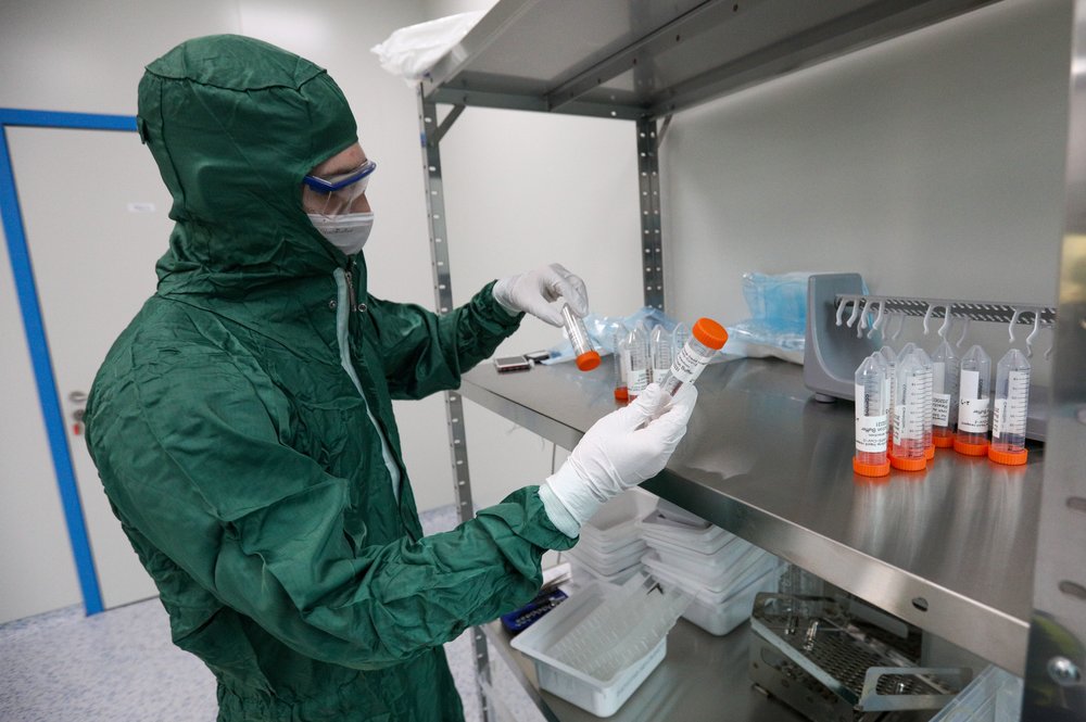Центр «Вектор» выпускает два миллиона тестов на коронавирус в месяц