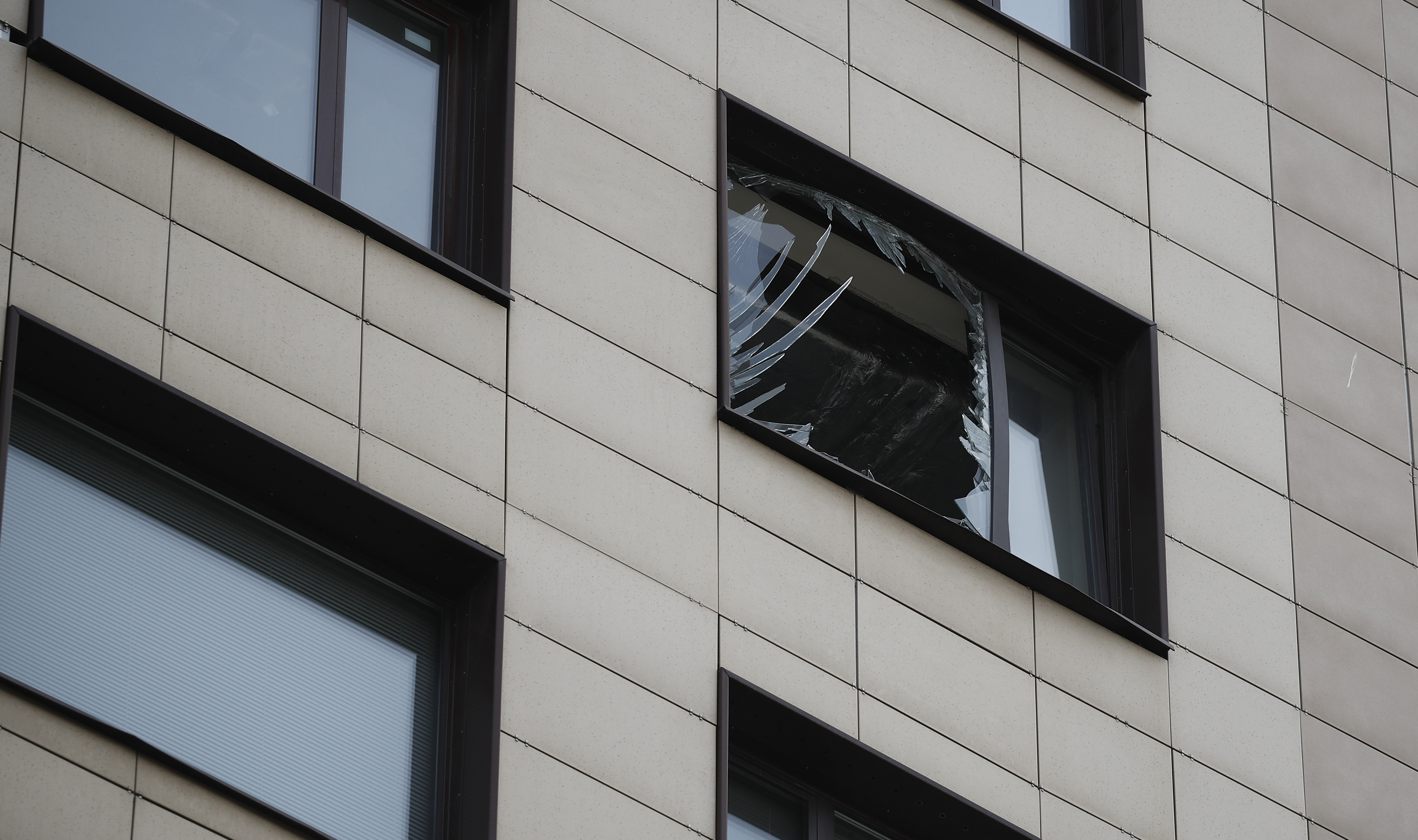 Перегородки разрушены на одном этаже в столичном бизнес-центре после разрыва газового баллона