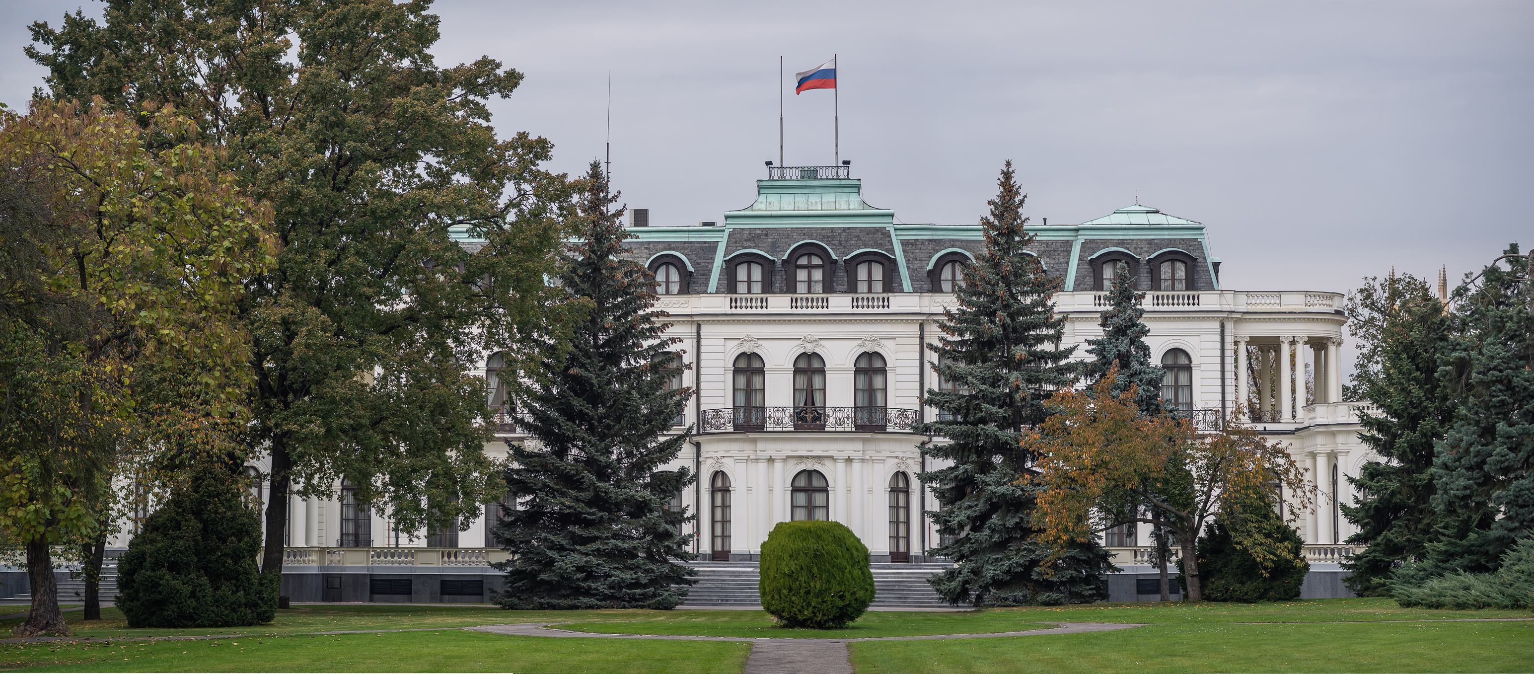 Посольство РФ в Чехии опровергло данные о покушении на чешских политиков