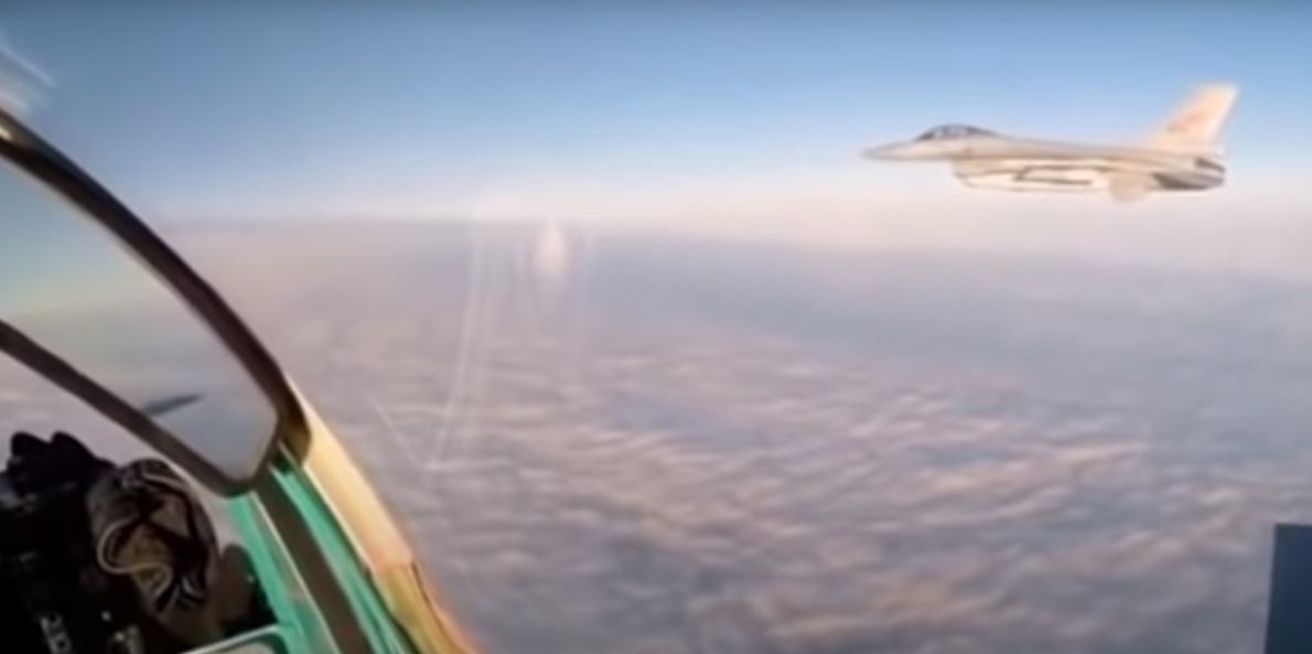 Пилот российского МиГ-31 заснял на видео встречу с истребителем НАТО