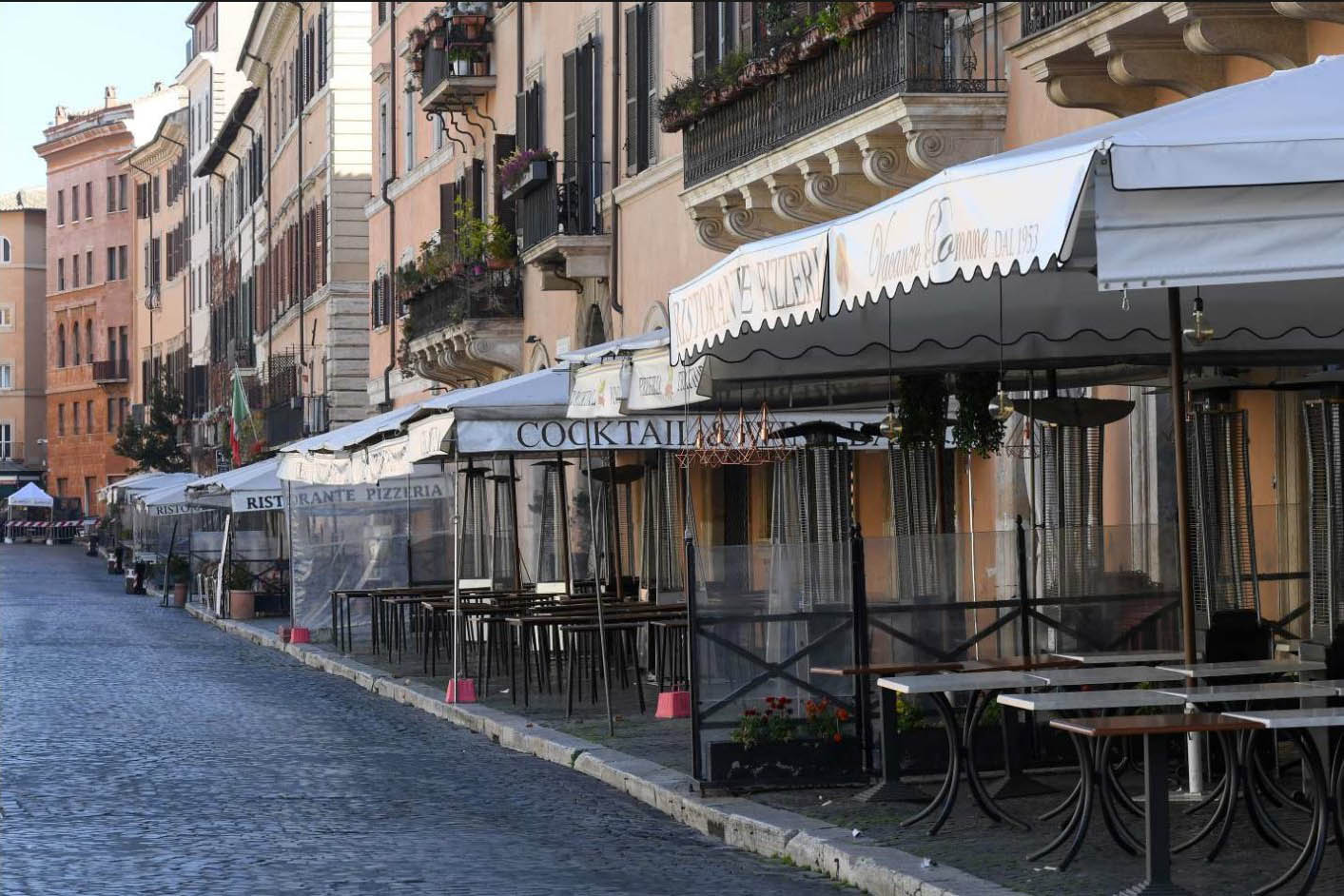 Почти 60 процентов иностранных туристов отказались от брони на летний отдых в Италии