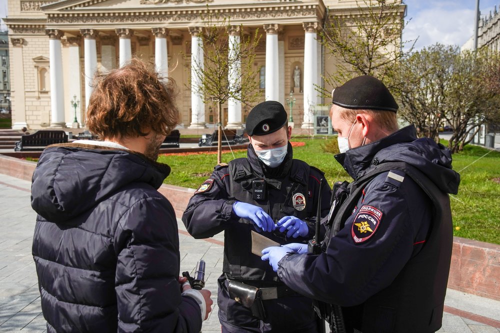 Число патрулей полиции увеличат на майские праздники в Москве