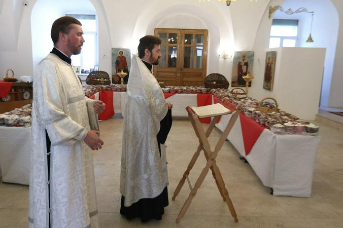 Освящение пасхальных куличей в храме Воскресения Словущего / Кирилл Зыков / АГН «Москва»