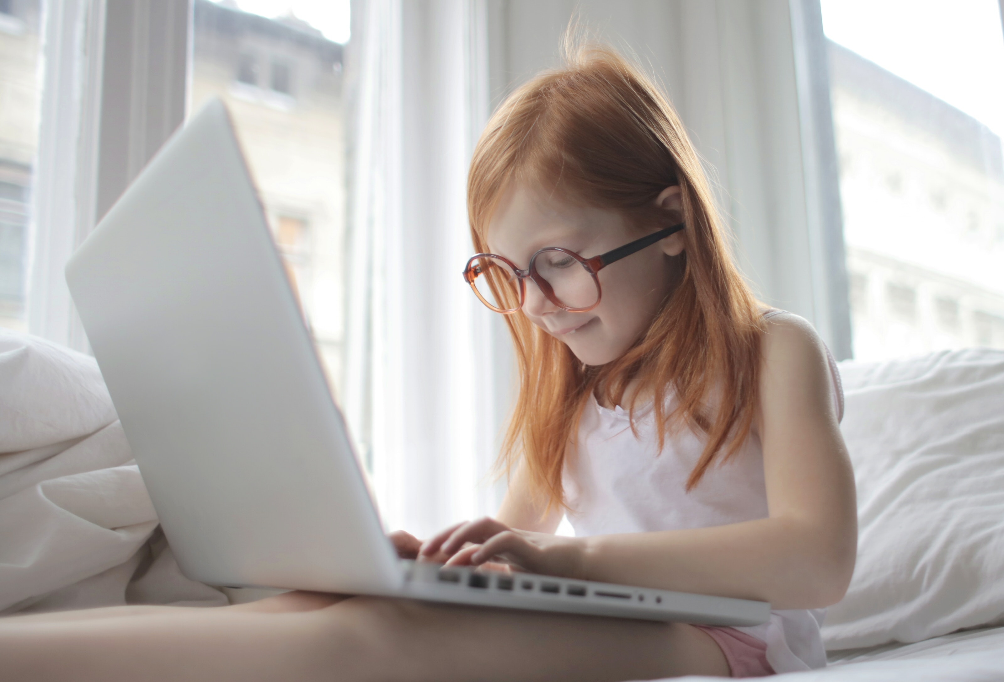 Онлайн-вечеринка и свежий воздух: пять идей, как уговорить ребенка остаться дома