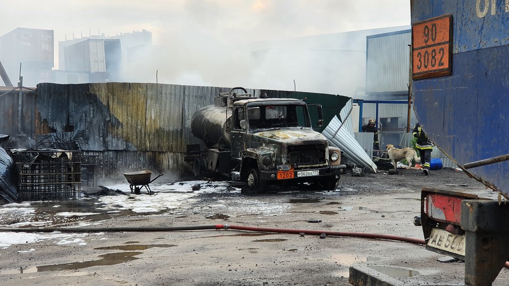 Открытое горение бензовозов ликвидировали в подмосковном Дзержинском