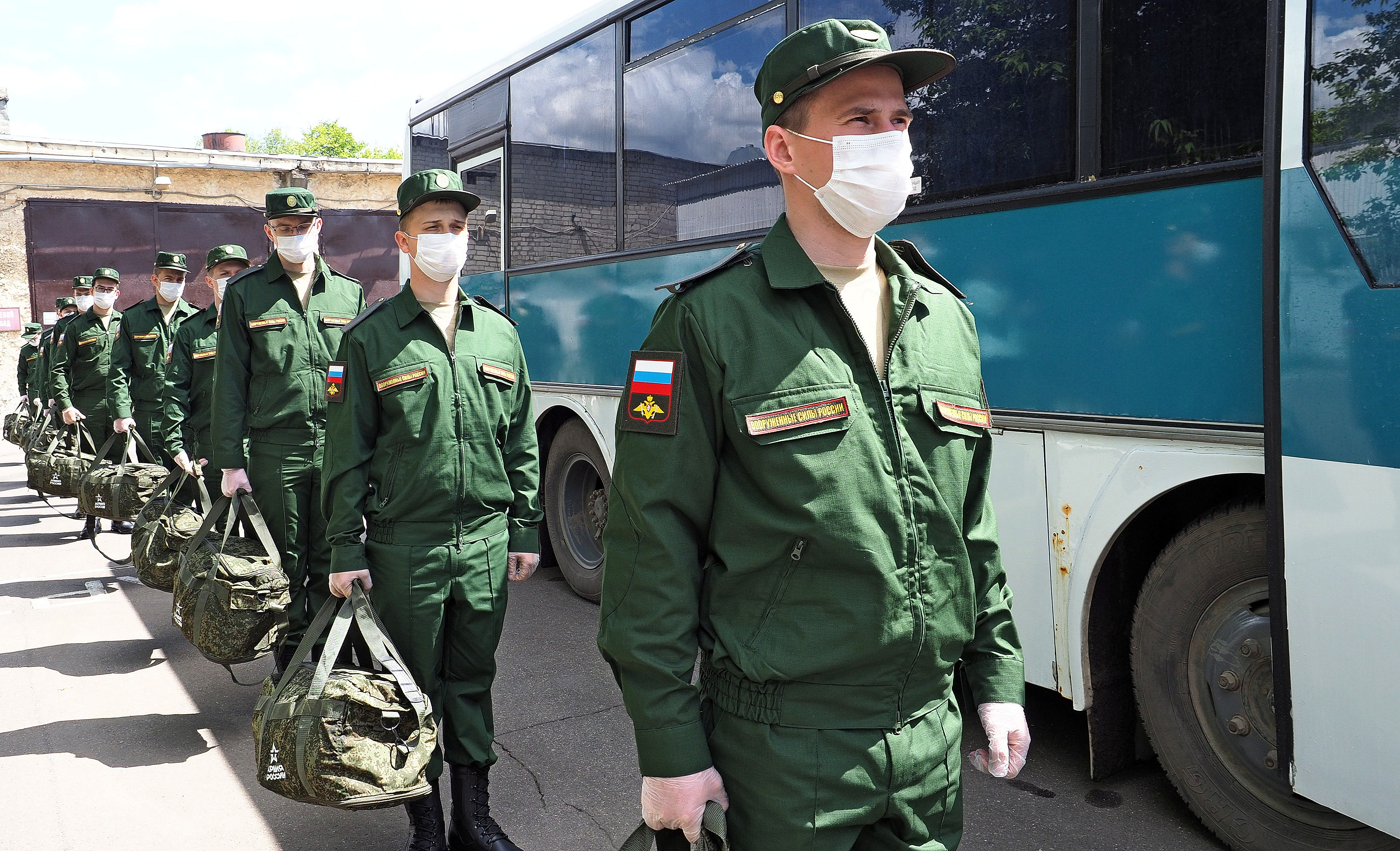 Операция военкомат. Весенний призыв. Форма зеленая вооруженные силы.