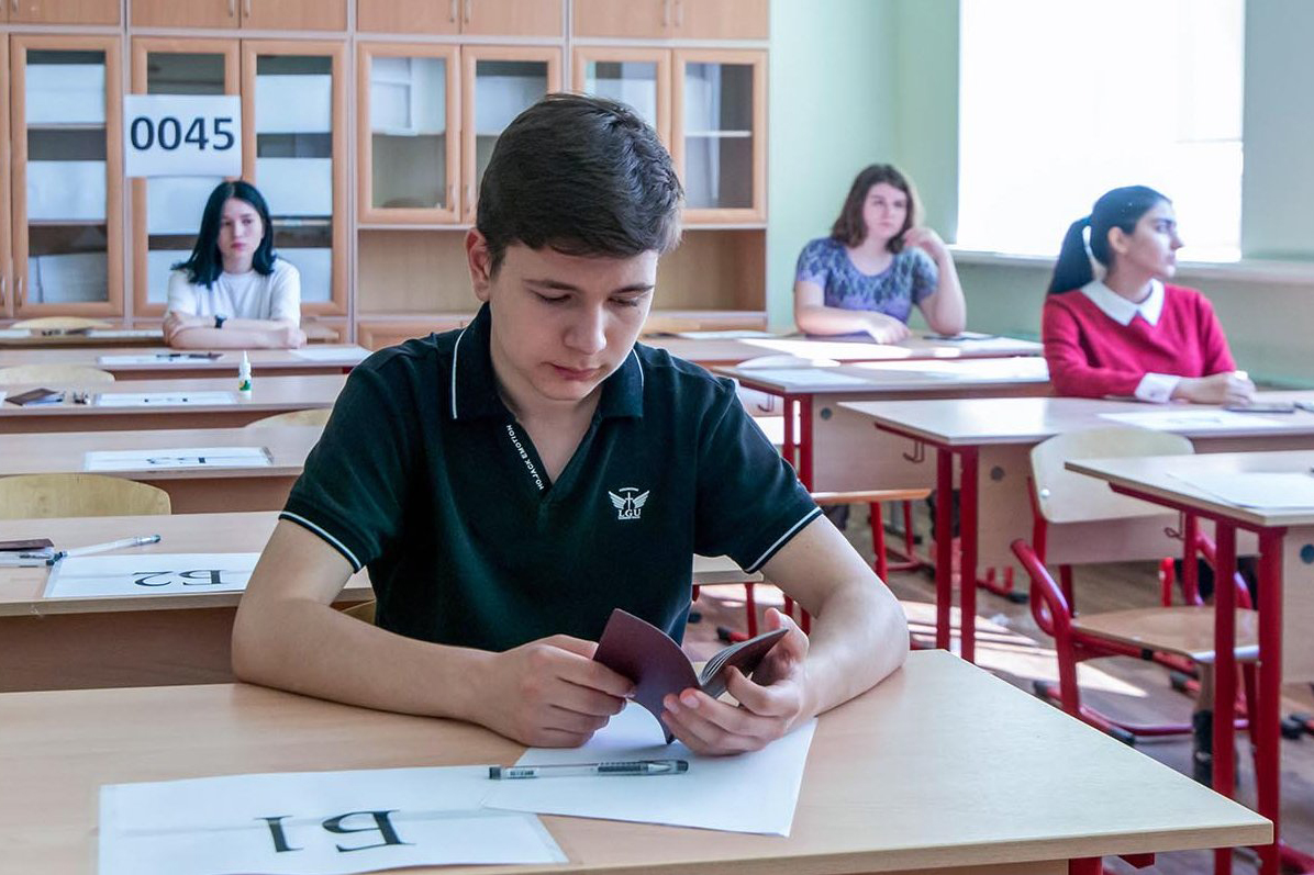 Школьникам выделили два дня на ЕГЭ по русскому языку