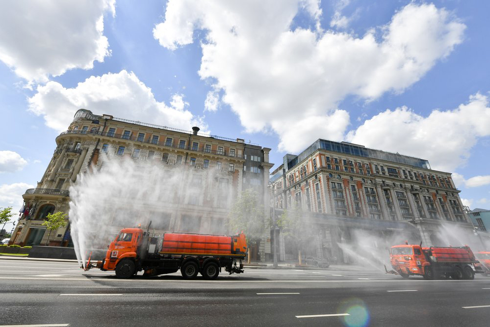 Масштабная дезинфекция дорог и общественных пространств проведена в Москве
