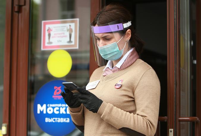 Свыше ста тысяч жителей столицы оформили карту москвича в центрах «Мои документы»
