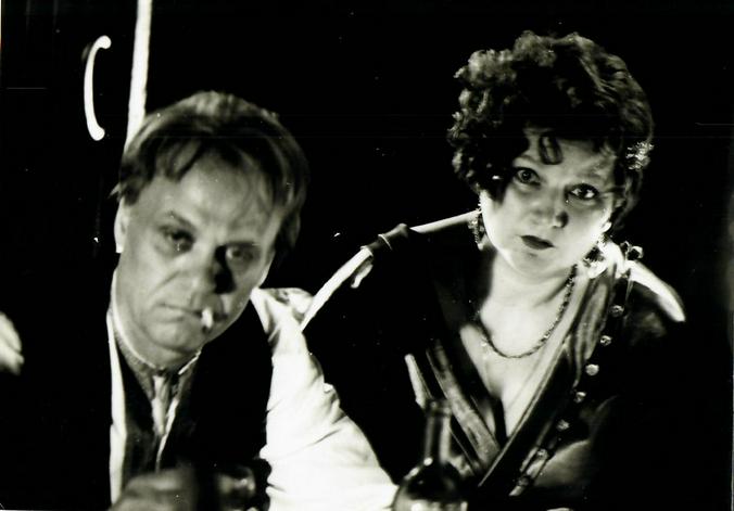 С Владимиром Меньшовым в фильме Валерия Пендраковского «Самоубийца» (1990) в роли Клеопатры Максимовны / Из личного архива Елены Степаненко