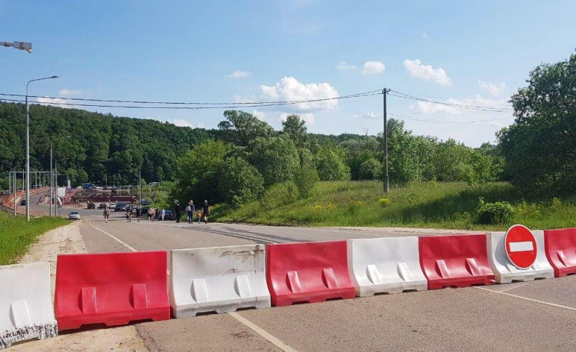 Движение транспорта на мосту через реку Оку ограничили в Подмосковье