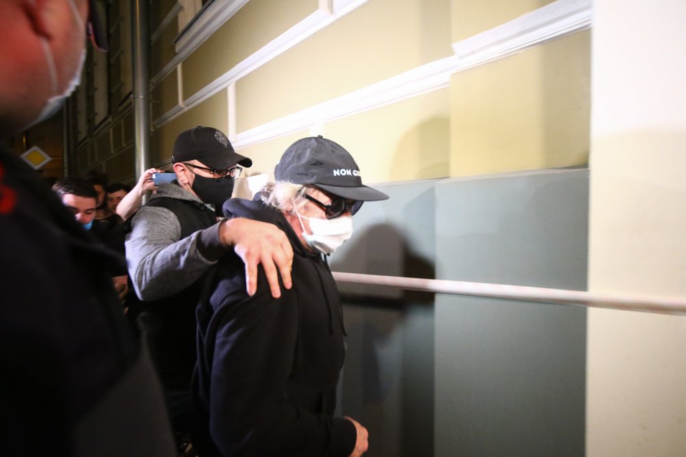 Ефремов вернулся домой после почти пятичасового допроса