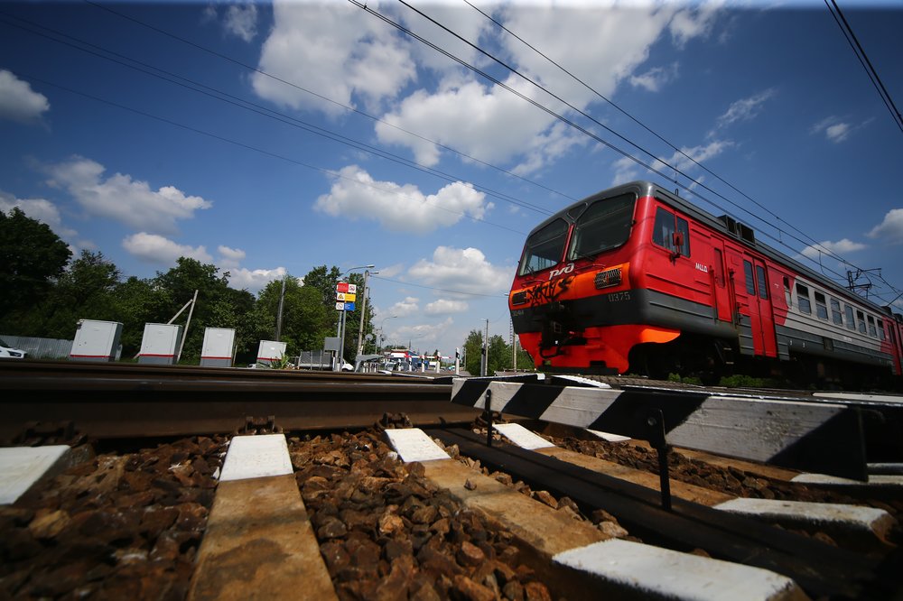 Продажу билетов на 10 поездов приостановили из-за схода вагонов в Тульской области