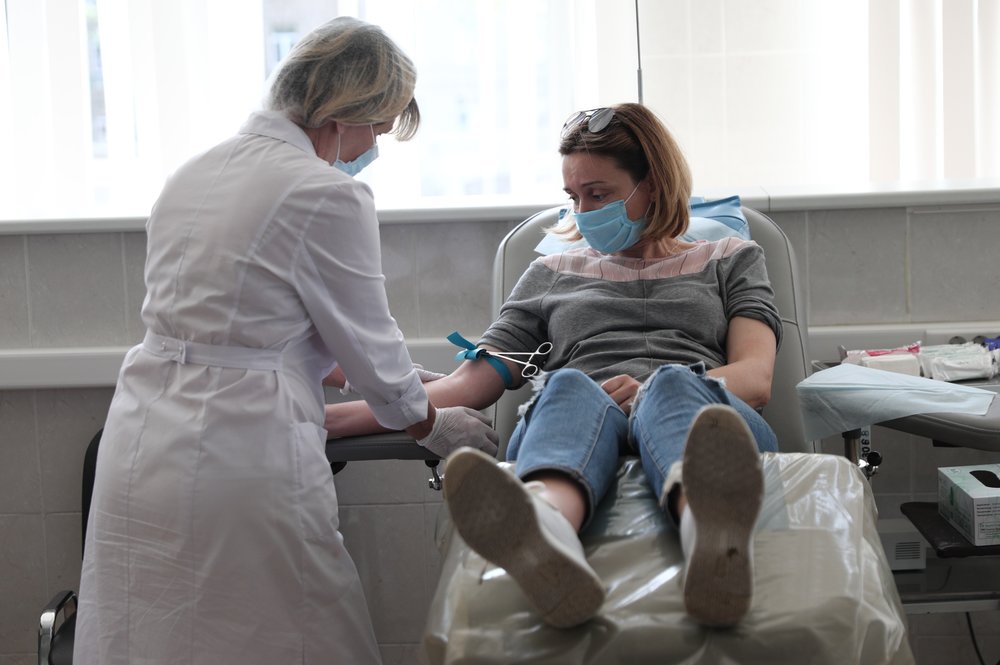 Переливание плазмы для лечения COVID-19 в Москве сделали 1047 пациентам