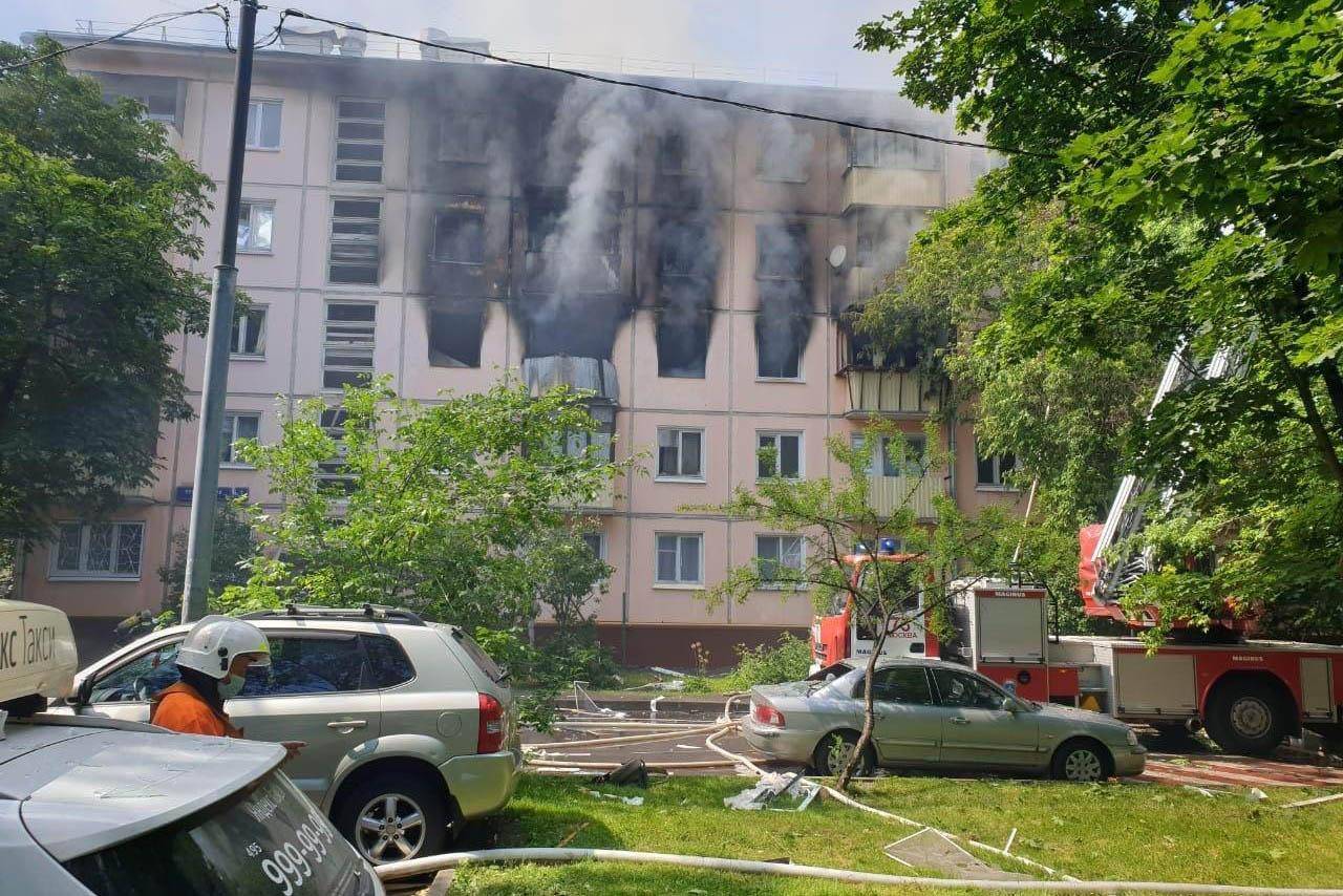 СМИ: Один человек погиб при возгорании в доме на северо-востоке Москвы