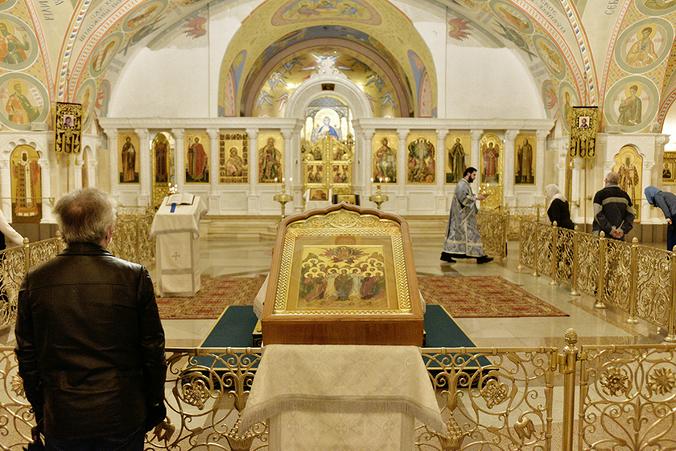 Разве человек приходит в Церковь за человеческой святостью? Нет, за святостью Божией / Пелагия Замятина, «Вечерняя Москва»