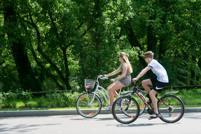 Москвичи невероятно соскучились по активному отдыху за три месяца, проведенных в режиме самоизоляции из-за распространения коронавируса / Сергей Ведяшкин / АГН «Москва»