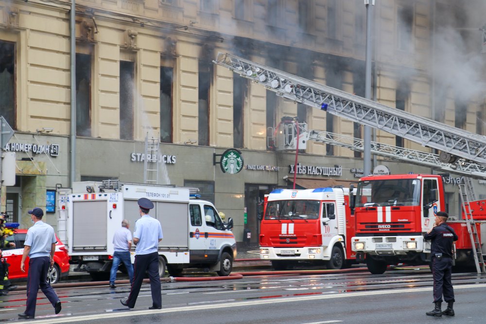МЧС: Пострадавших и погибших при пожаре в здании на Тверской улице нет