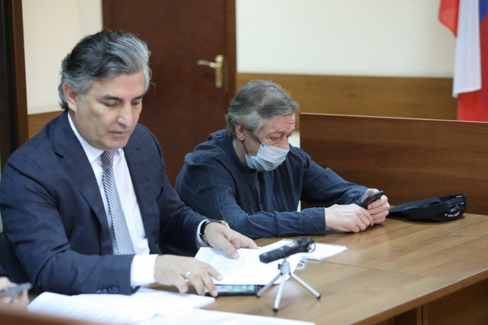 Адвокат Ефремова допустил присутствие актера в суде 18 августа