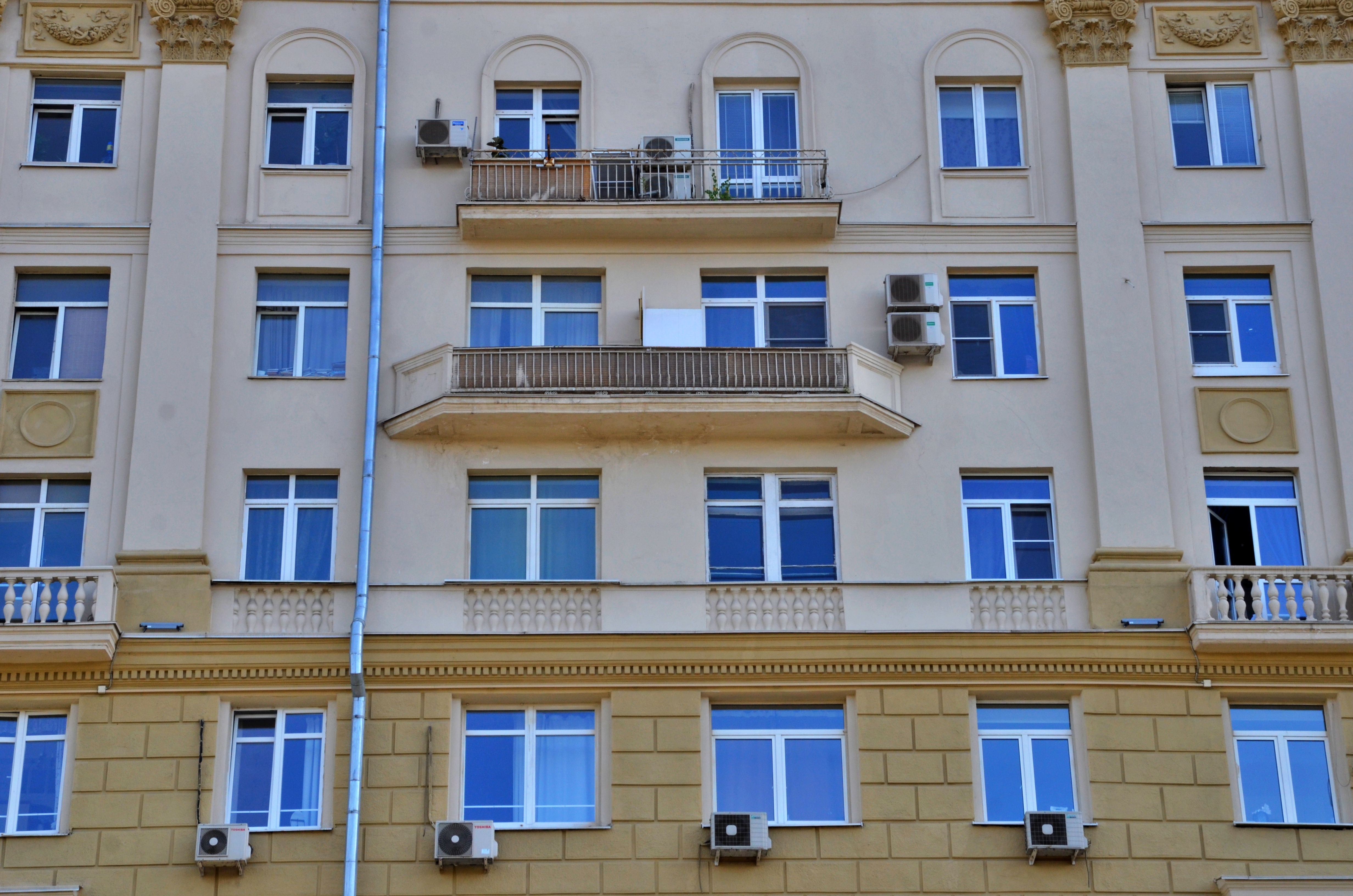 Балконы двух домов в Красносельском районе отремонтируют 